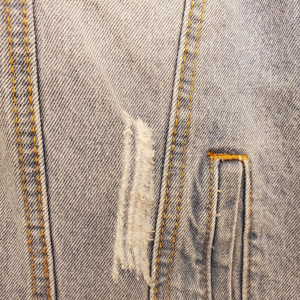 Jean Jacket 🥳 - Picture 8 of 11
